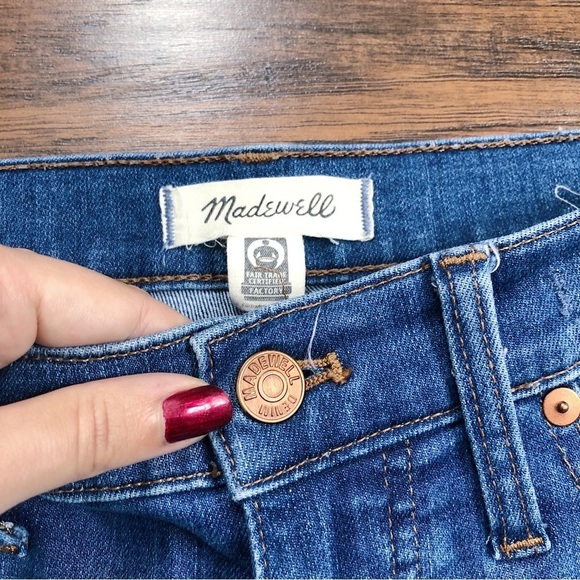 Madewell • 9" Mid-Rise Skinny Crop Jeans Delmar Wash: Eco Edition distressed - Picture 4 of 12